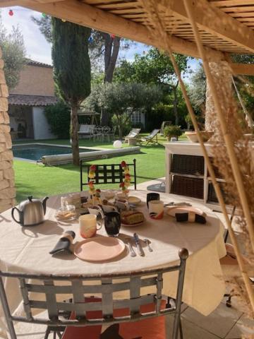 La Maison 1440 LʼIsle-sur-la-Sorgue Exteriör bild