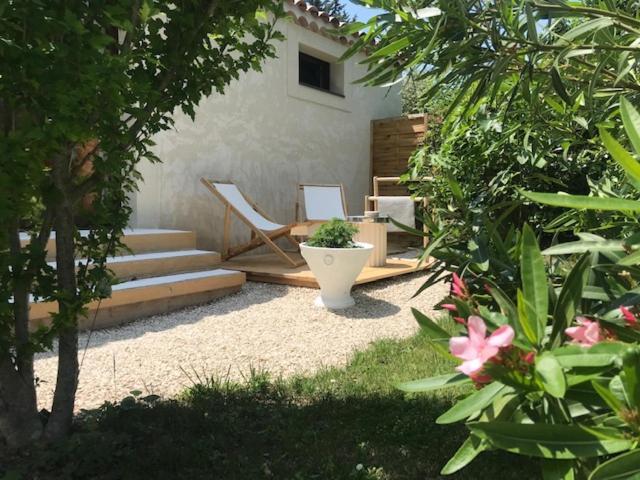 La Maison 1440 LʼIsle-sur-la-Sorgue Exteriör bild